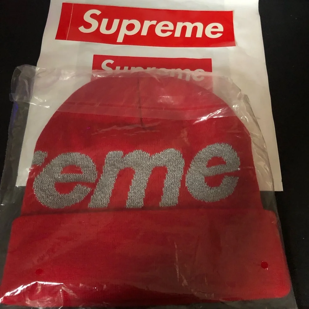 Supreme Red 3M Beanie